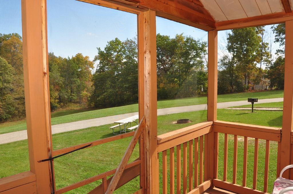 Plymouth Rock Camping Resort Deluxe Cabin 19 Elkhart Lake Экстерьер фото